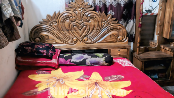 অরিজিনাল কাঠের একটা খাট বিক্রি করা হবে